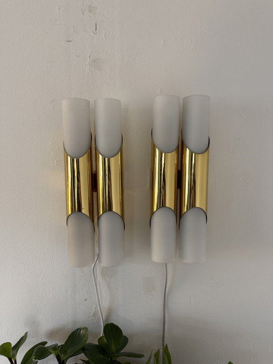 Image 1 of 2 appliques murales vintage en laiton et verre dépoli, Paul Neuhaus ‘70