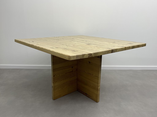 Mesa de comedor vintage grande de pino macizo 130 x 130