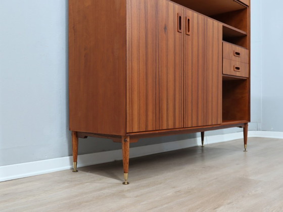 Image 1 of Haut-plat italien en teck des années 1960, restauré avec des pieds en laiton