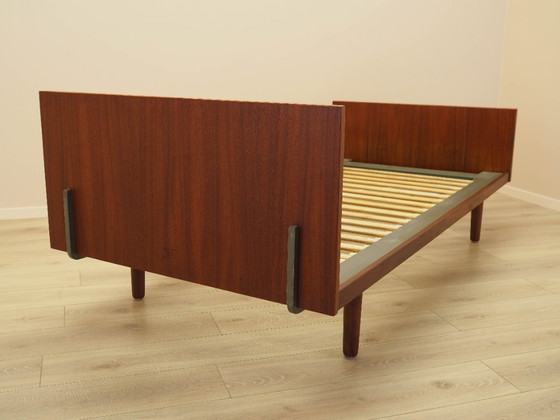 Image 1 of Cama de teca, diseño danés, década de 1960, diseñador: Hans J. Wegner, fabricante: Getama