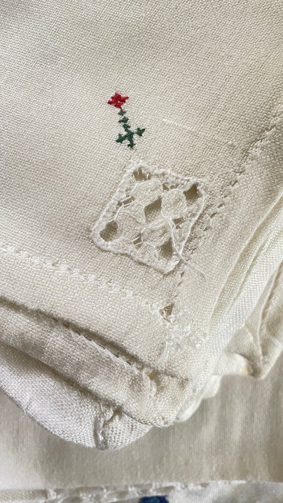 Image 1 of Rectangular embroidered tablecloth + 12 vintage napkins
