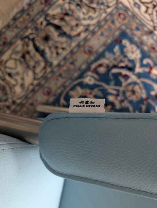 2x Pelle Divani Fauteuil. Lichtblauw. – Leather (photo 2 of 5)