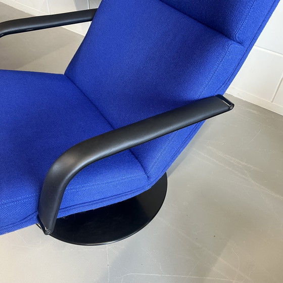 Vintage Swivel Armchair •Artifort• model F142 – Textile, Metal (photo 3 of 15)