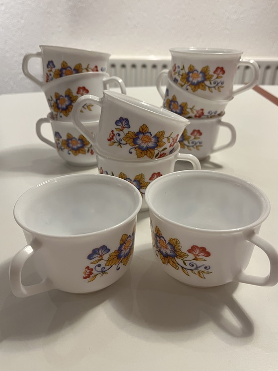 Image 1 of 10 vintage Arcopal France “Lotus” kopjes 