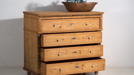 Antique French Provençal style chest of drawers (c.1920) #25 (photo 3 of 40)