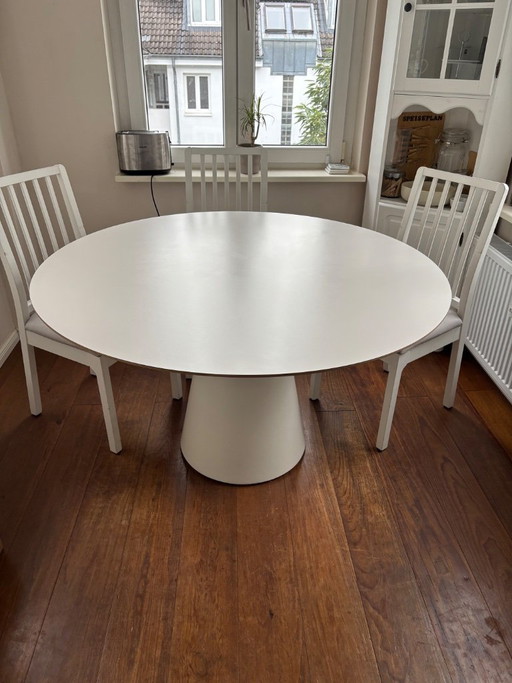 Andreu World Reverse design table Ø 130 cm – Piergiorgio Cazzaniga – eettafels, Mdf