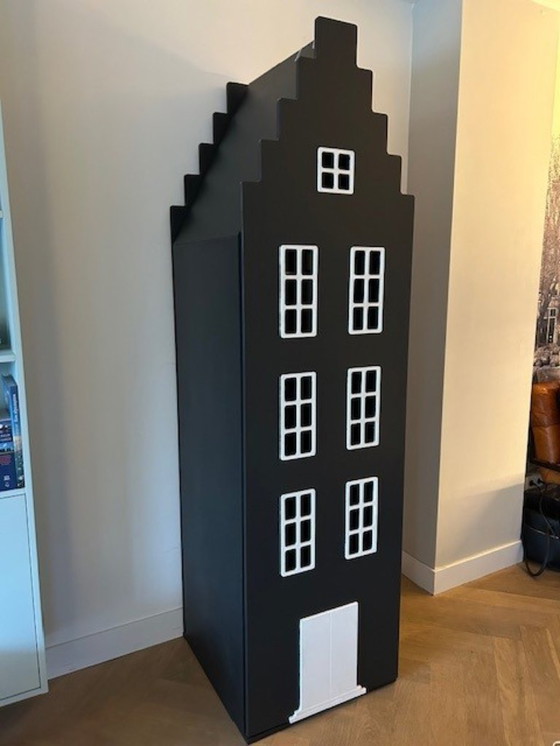 Image 1 of Amsterdam stepped gable of Kast van een Huis