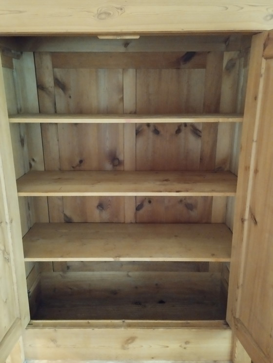 Image 1 of Großer Schrank