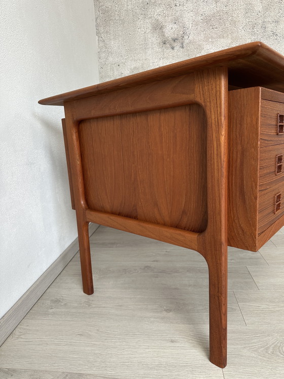 Image 1 of Bureau danois en teck by Arne Vodder, années 1960
