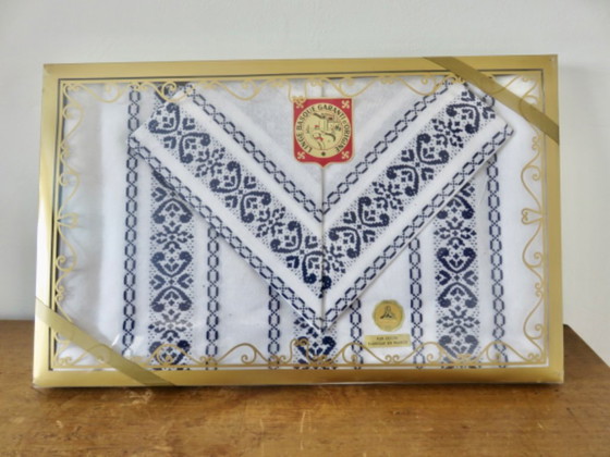 Image 1 of Pays Basque table linen, new, tablecloth and 6 napkins, 1970