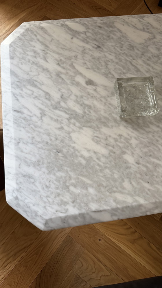 Image 1 of Tavolino da caffè in marmo di Carrara – Bianco e grigio
