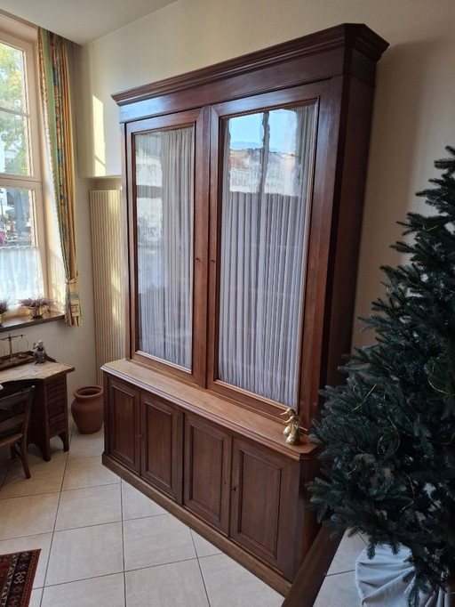 VITRINE ANTIQUE -EYECATCHER