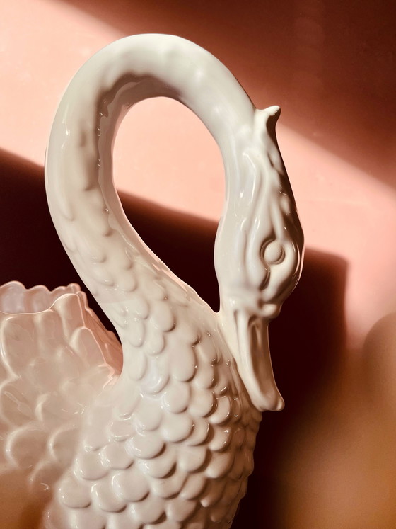 Image 1 of Vaso da fiori a forma di cigno, taglia XL, realizzato a mano in Italia.