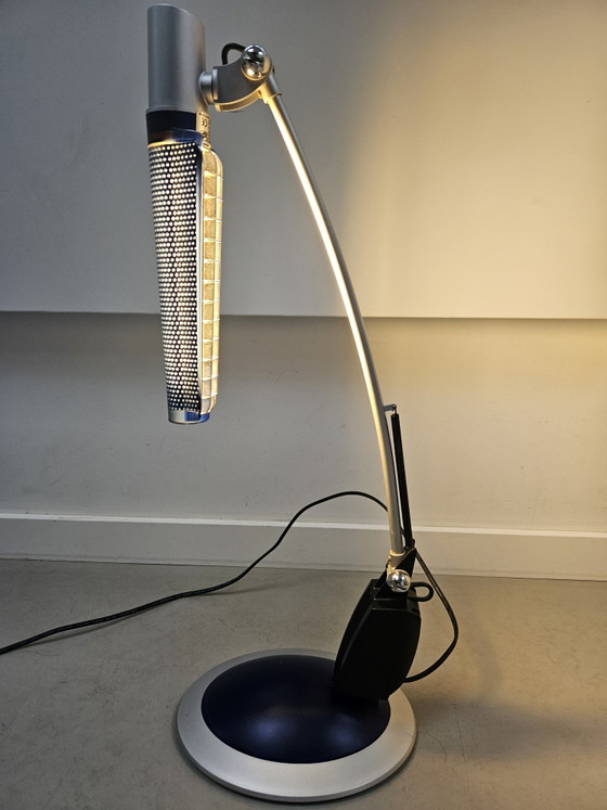 Image 1 of Postmoderne Schreibtischlampe von H.T. Huang für Huangslite