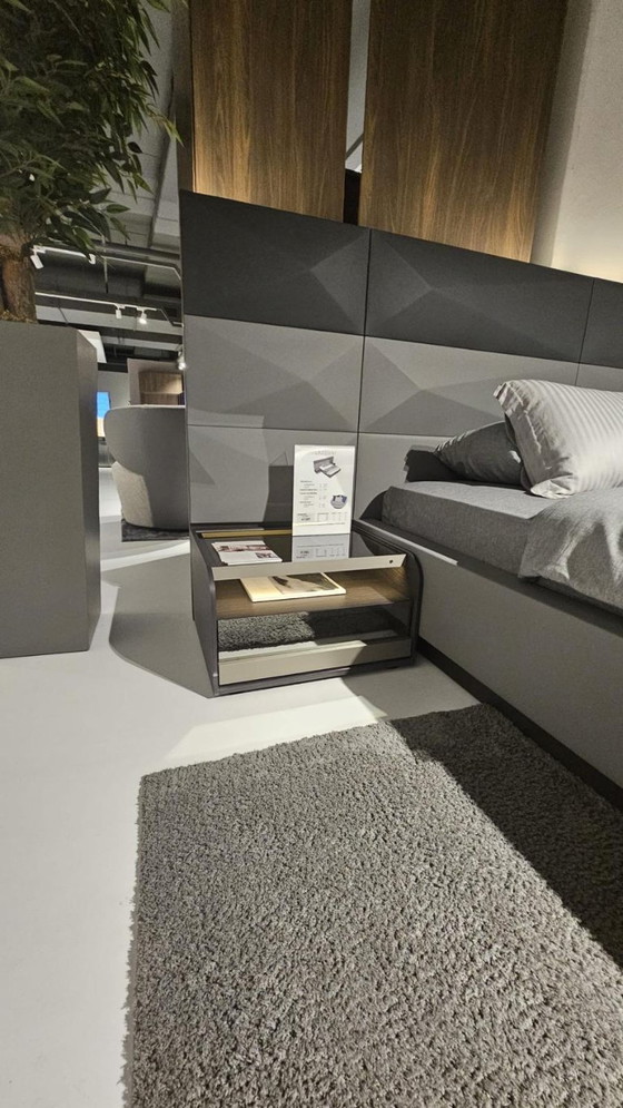 Letto Hexa con comodini – Lazzoni, Letti matrimoniali, Vetro, Tessile (photo 2 of 5)