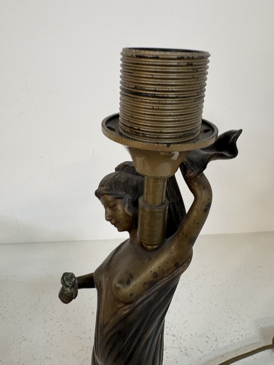 Image 1 of Bronzen tafellamp dame
