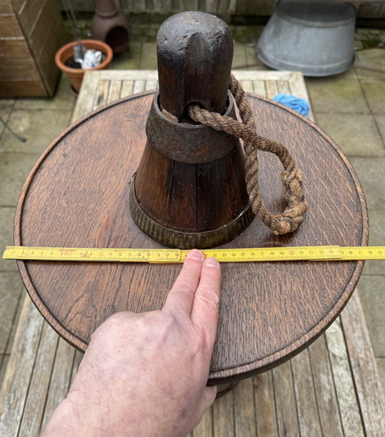 Image 1 of Bouée de pêche ancienne en bois | Chêne massif et fer forgé | XIXe siècle