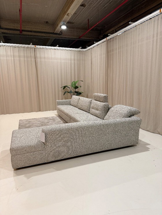 Image 1 of Le canapé d'angle Bas avec fonction relaxation de Moome