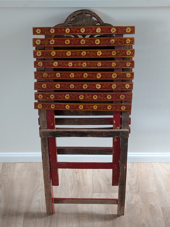 Image 1 of Poltrona pieghevole vintage dipinta a mano – Sud asiatico/pakistano – metà del XX secolo