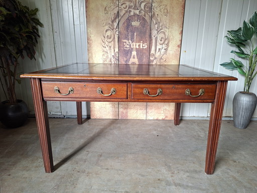 Scrivania antica inglese bifacciale, scrittoio, 4 cassetti, dimensioni 137x106cm e altezza 7cm.