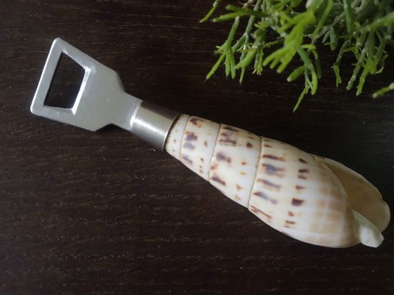 Image 1 of Apribottiglie vintage unico degli anni '60-'70 con manico a conchiglia.