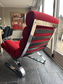 Poltrona lounge COR Sinus con braccioli e poggiapiedi