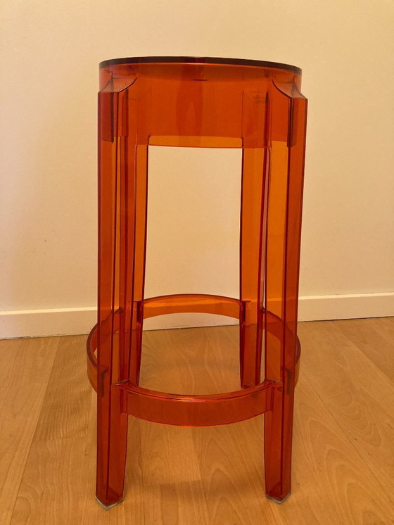 Image 1 of Charles Ghost by Kartell en Philippe Starck; 2 Barkrukken