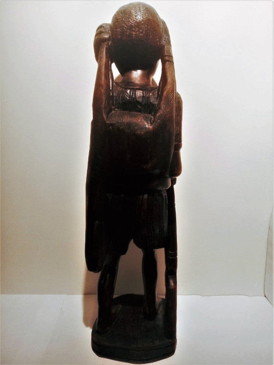 Image 1 of Grande sculpture lourde de chasseur africain