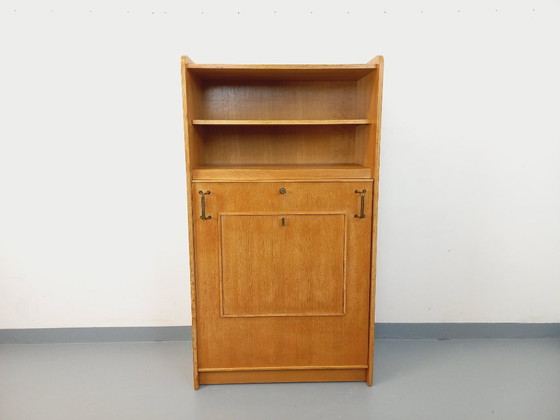 Image 1 of Vintage eikenhouten boekenkast uit de jaren 60 met bijzettafel