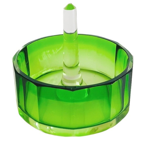 Image 1 of Porte-bagues ancien Art Déco en cristal vert facetté Baccarat années 1930