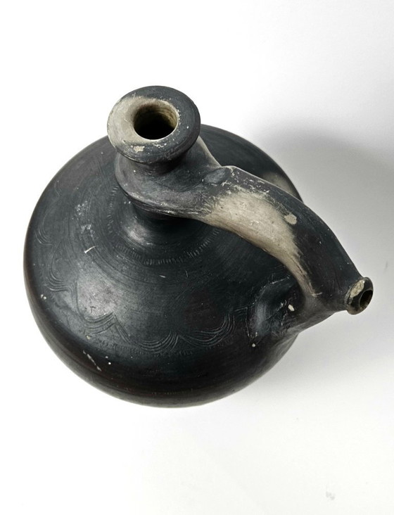 Image 1 of WABI SABI Antiker ungarischer schwarzer Keramik-Wasserkrug, großer Tonkrug Botijo aus dem frühen 20. Jahrhundert