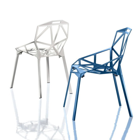 Image 1 of 6 Magis one Chairs + table in white version LP € 3500,-