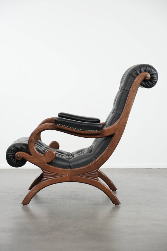 Image 1 of Poltrona Chesterfield in pelle di vacchetta nera, classica e confortevole, in buone condizioni