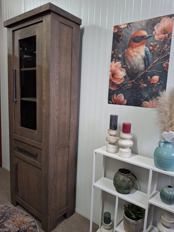 Image 1 of Robuuste vitrinekast van massief eiken, nieuw