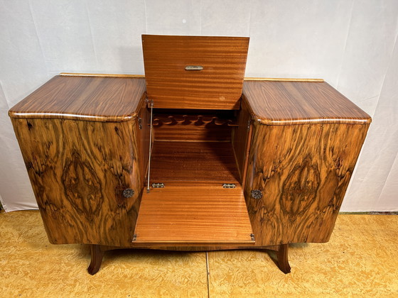 Image 1 of Art Deco Vintage Brocante wortelnoten Cocktail Dressoir Bar 1930