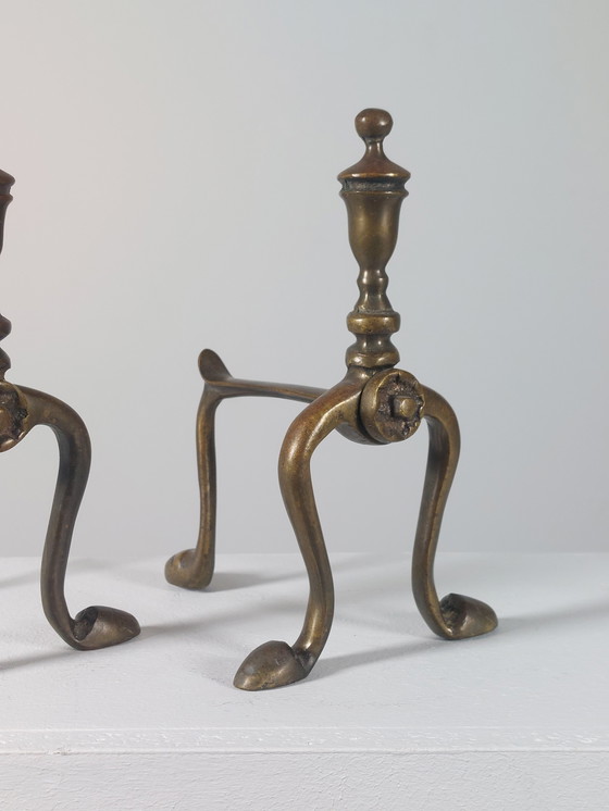 Image 1 of Paire de tréteaux de cheminée zoomorphes vintage en laiton