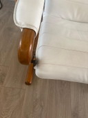 Vintage "Dream Seat AP" Relax Armchair – White/Cream Leather & Wood
