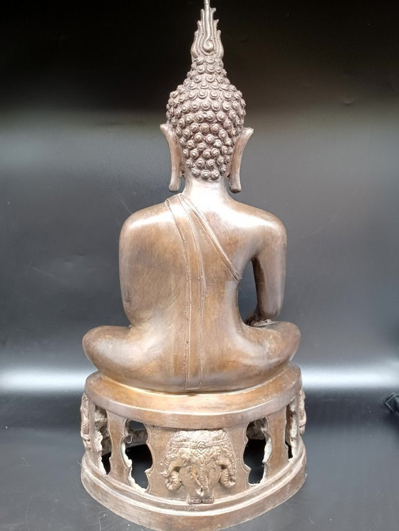 Image 1 of Grande statue bouddha assis en bronze