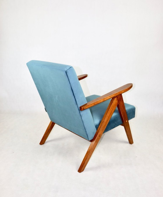 Image 1 of  Model B-310 fauteuil in lichtblauw fluweel, jaren 1970
