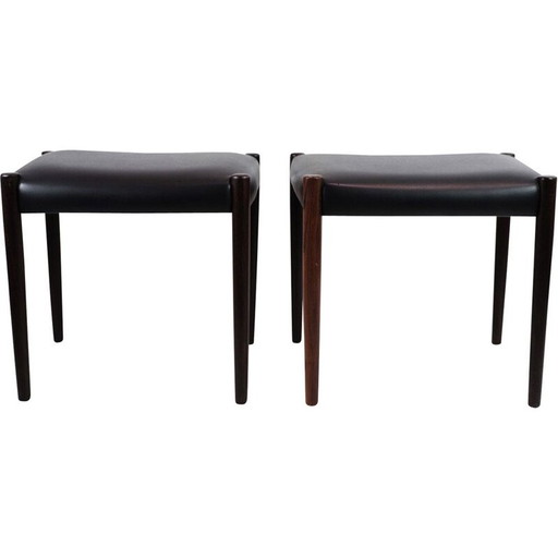 Paire de tabourets vintage en bois de rose et cuir noir, Danemark 1960