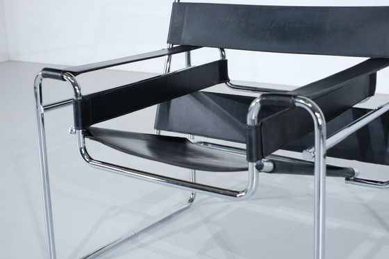 Image 1 of Pair of Wassily armchairs by Marcel Breuer for Knoll International - 1990s