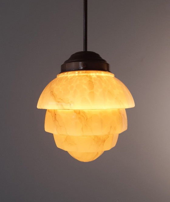 Image 1 of Art-Deco-Deckenleuchte, bernsteinfarbene Marmor-Herda-Pendelleuchte