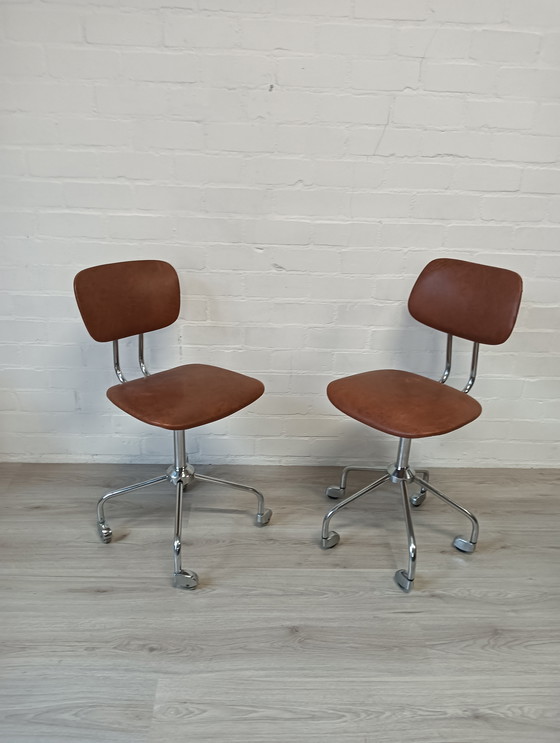 Image 1 of Jaren 50 bureau stoelen, in hoogte verstelbaar 