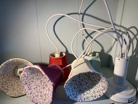 Image 1 of Suspension au design vintage exceptionnel - 5 abat-jour - Culot E14