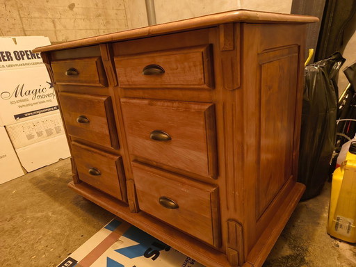 Commode en pin massif
