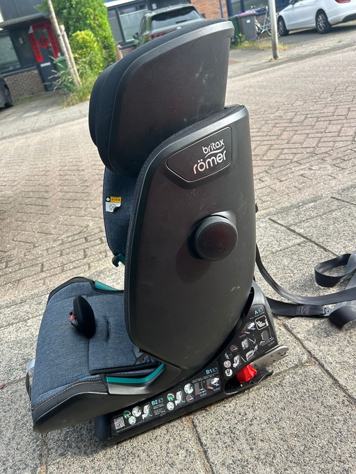 Nice Britax Römer Avansafix i-Size autostoel "blue marble" We hebben er 2