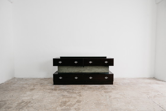 Image 1 of Commode en placage de bois et verre, design cubique moderne des années 1980