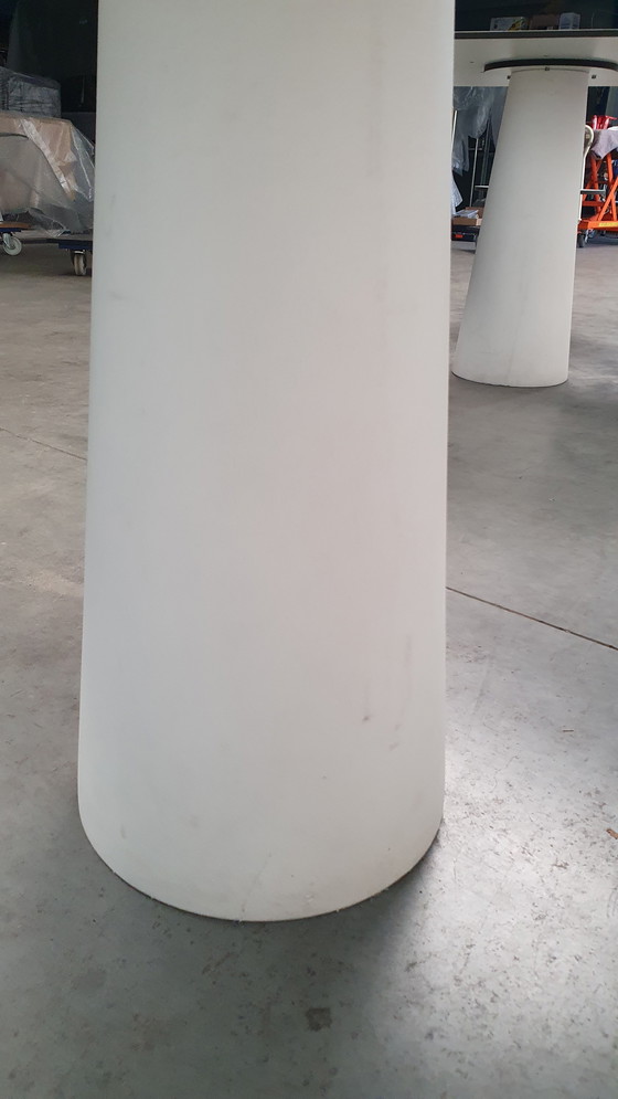 Image 1 of Moooi container table + low foot white classic dutch design