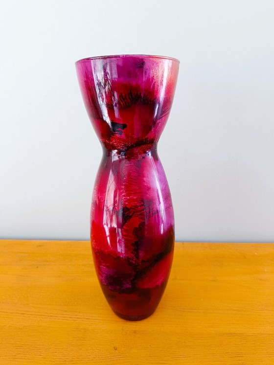Image 1 of Vaso in vetro viola dipinto a mano