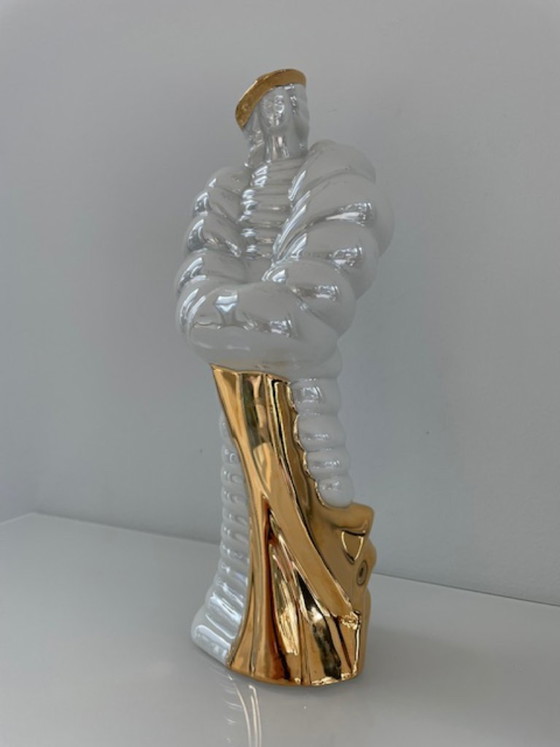 Image 1 of Statue vintage d'une dame au manteau de fourrure – Sanbo Ceramica Valencia (années 1980)